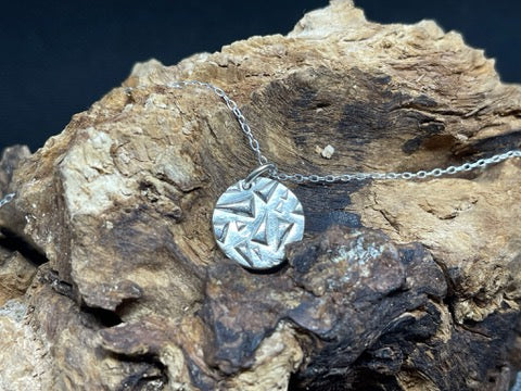 Round Pendant : Triangle Print